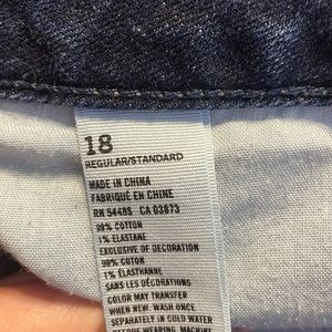 American Eagle medium to dark wash jean. Boot cut